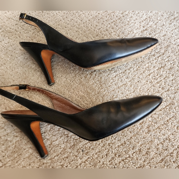 Elegant Amalfi Leather Black Slingback Heels Womens Size 10, Gold Buckle - Picture 3 of 7